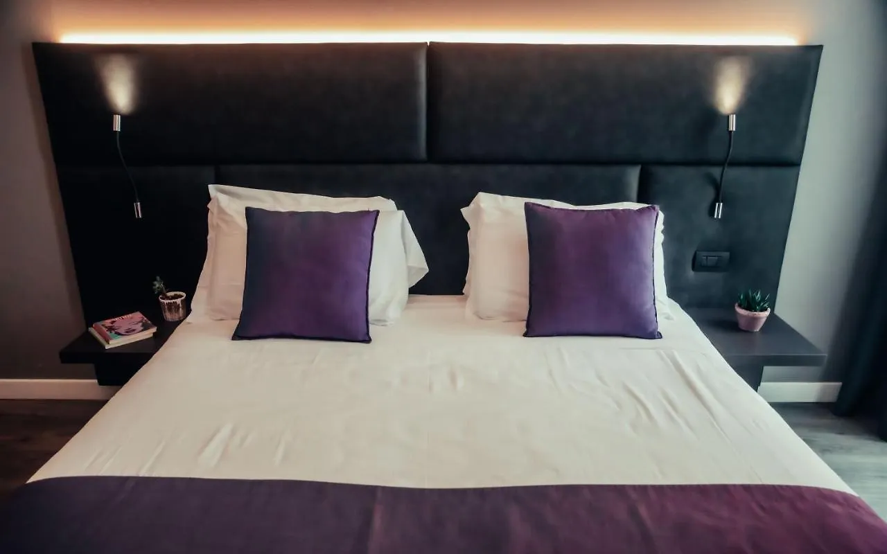 Hotel Benaco デセンツァーノ・デル・ガルダ