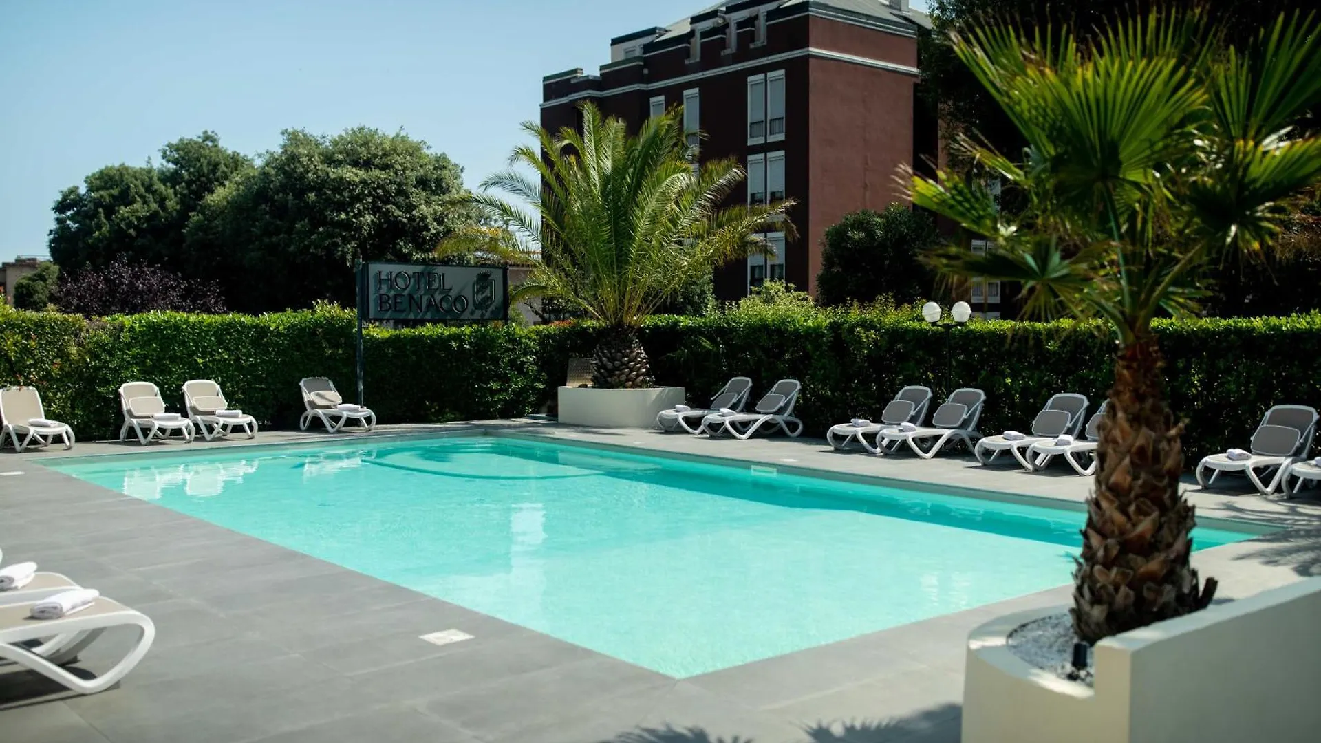 Hotel Benaco デセンツァーノ・デル・ガルダ
