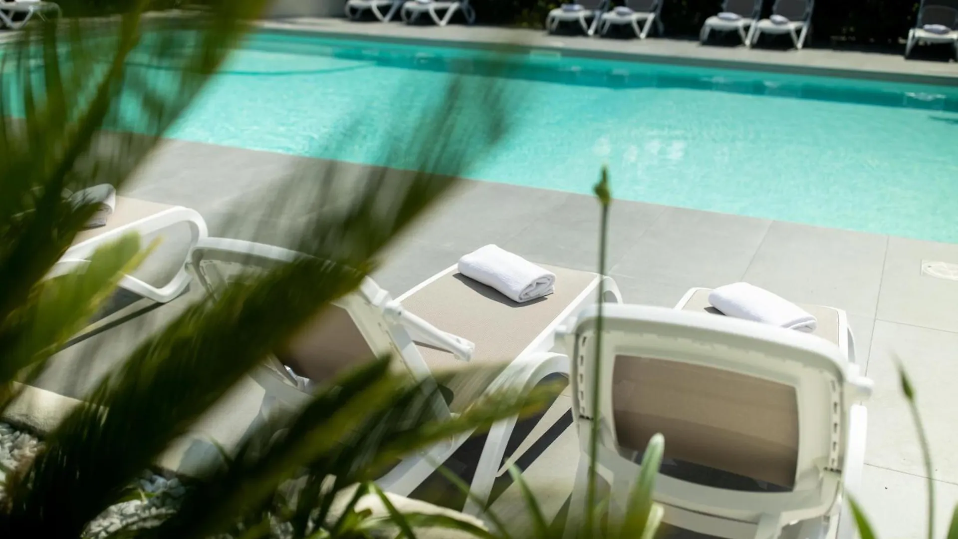 Hotel Benaco デセンツァーノ・デル・ガルダ