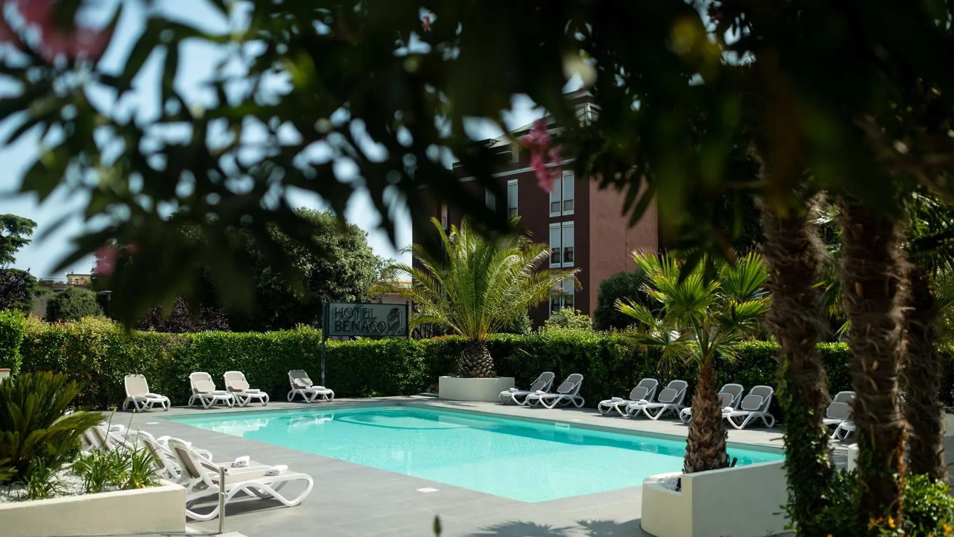 Hotel Benaco デセンツァーノ・デル・ガルダ