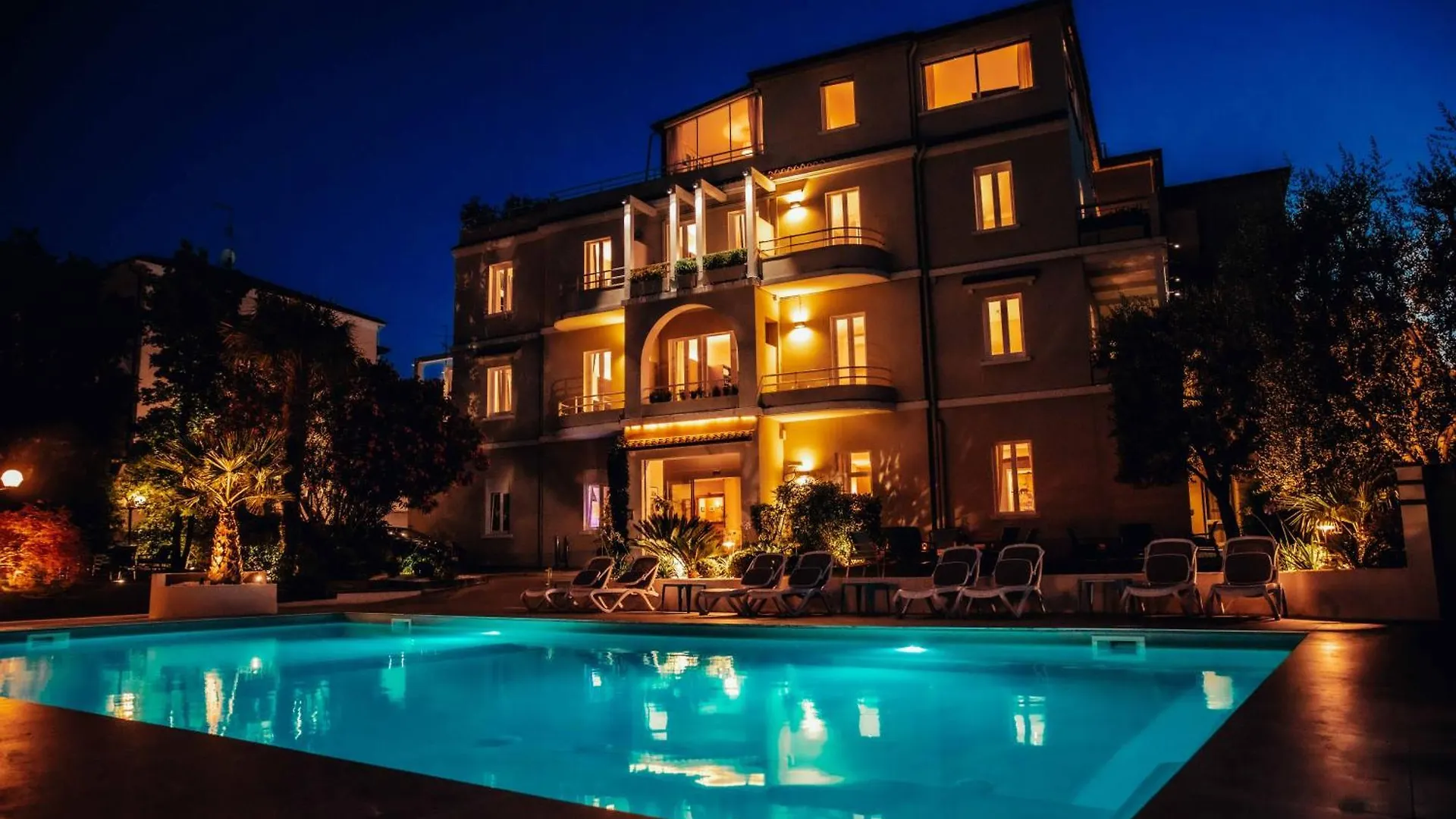 Hotel Benaco デセンツァーノ・デル・ガルダ 3*,  イタリア